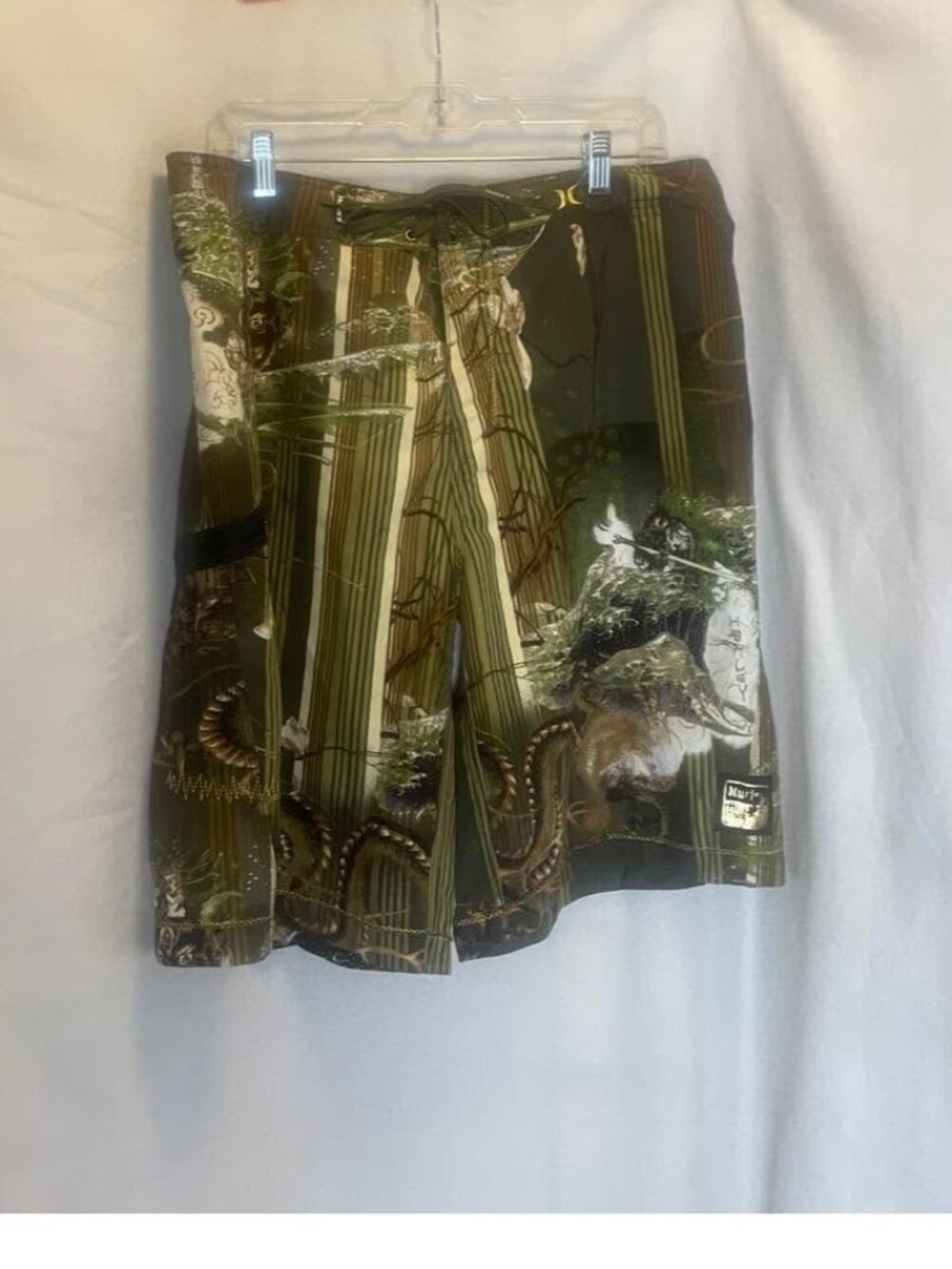 EUC Hurley Men's Dragon Samurai Board Shorts Size 34